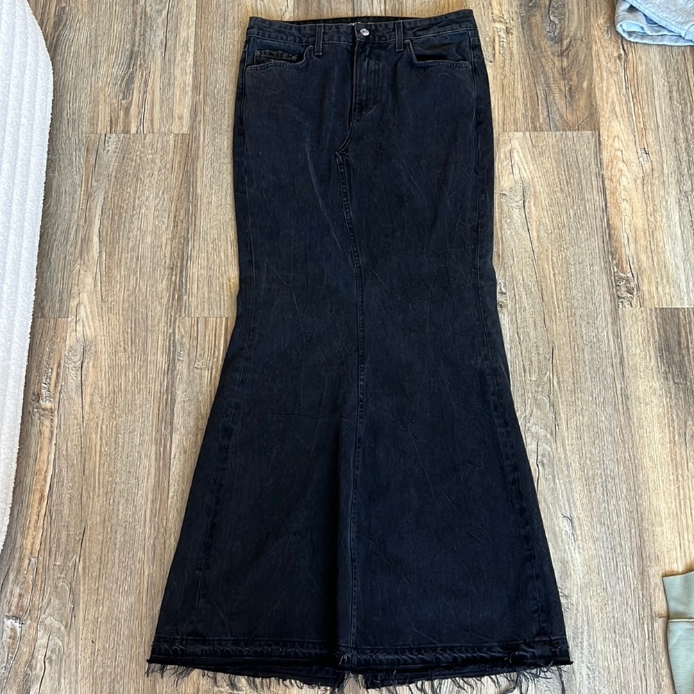 revolve denim maxi skirt size medium worn once